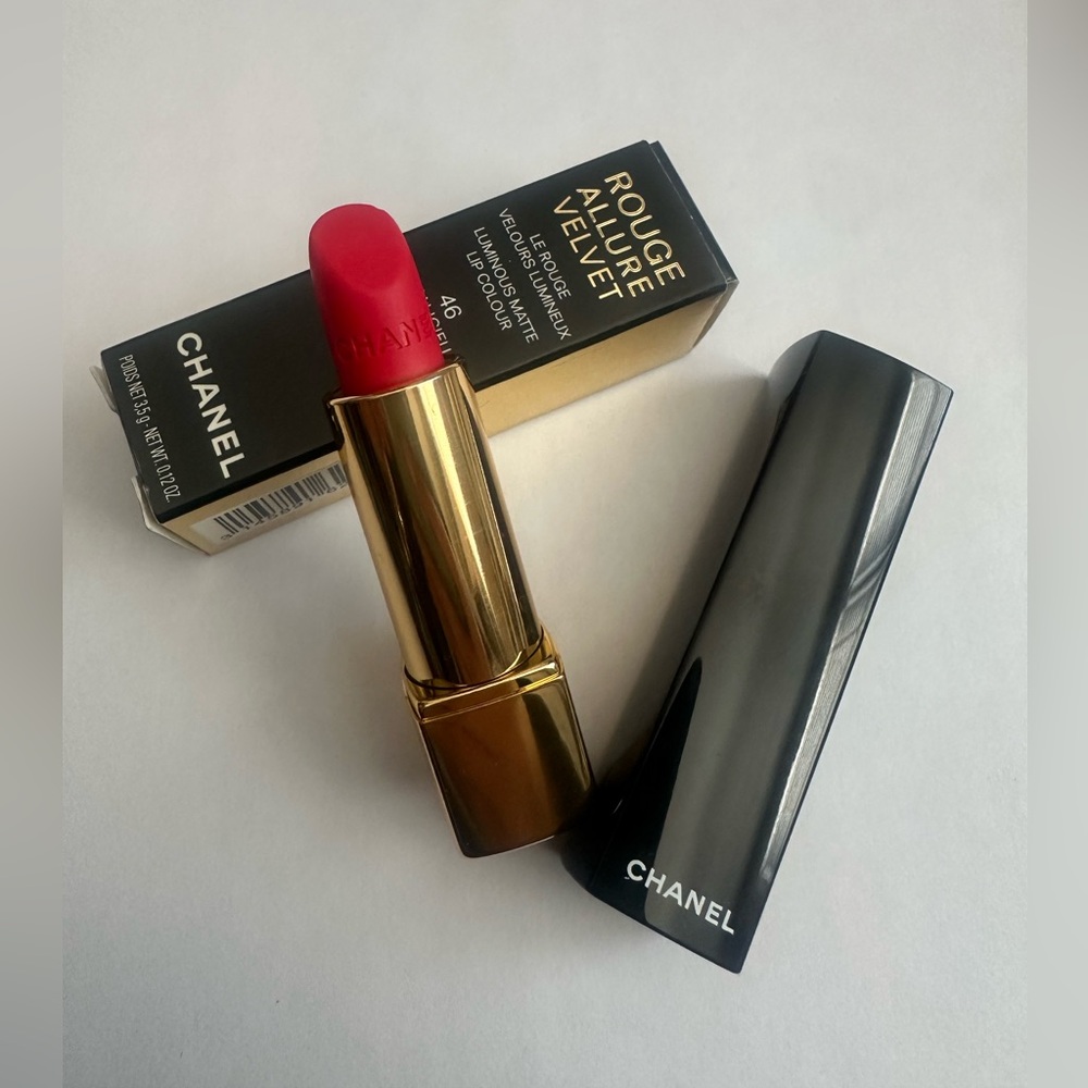 Chanel rouge allure velvet lipstick